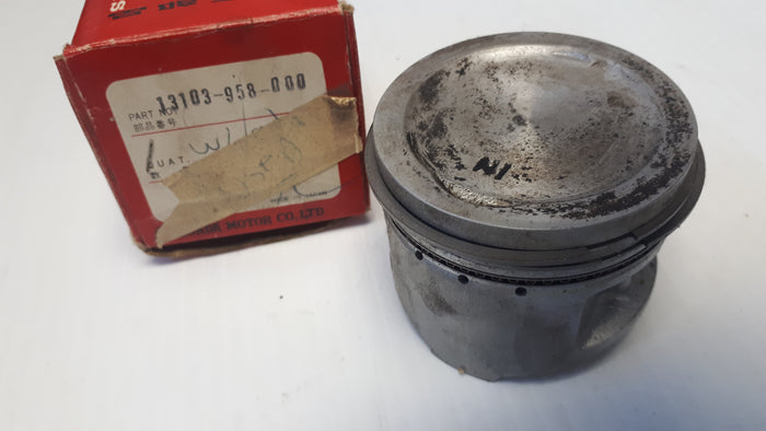 ATC185S Piston