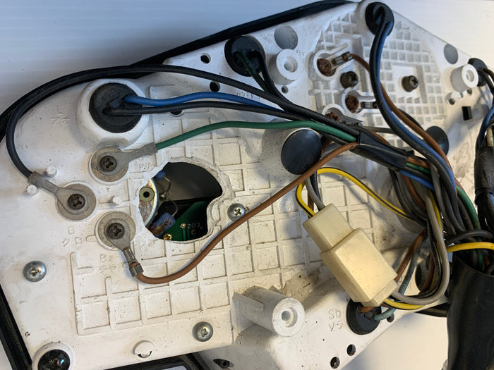 FJ600 Speedo, Gauges