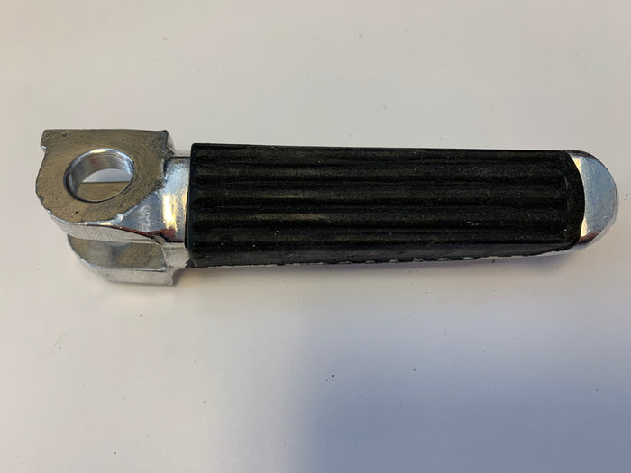 Suzuki Front Right Footpeg