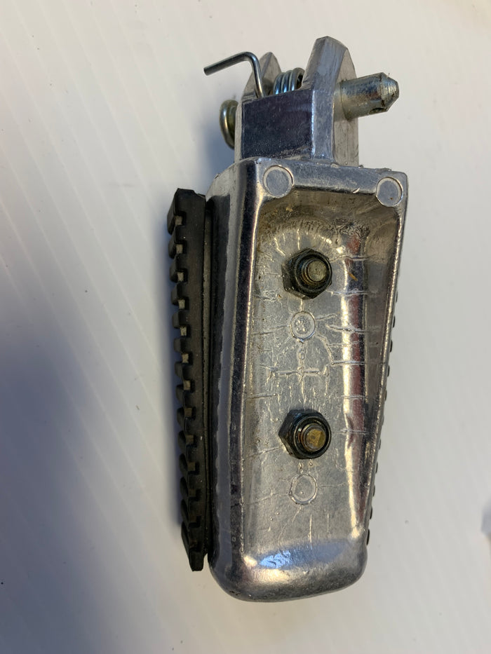 V-Star 1100 Right Footpeg